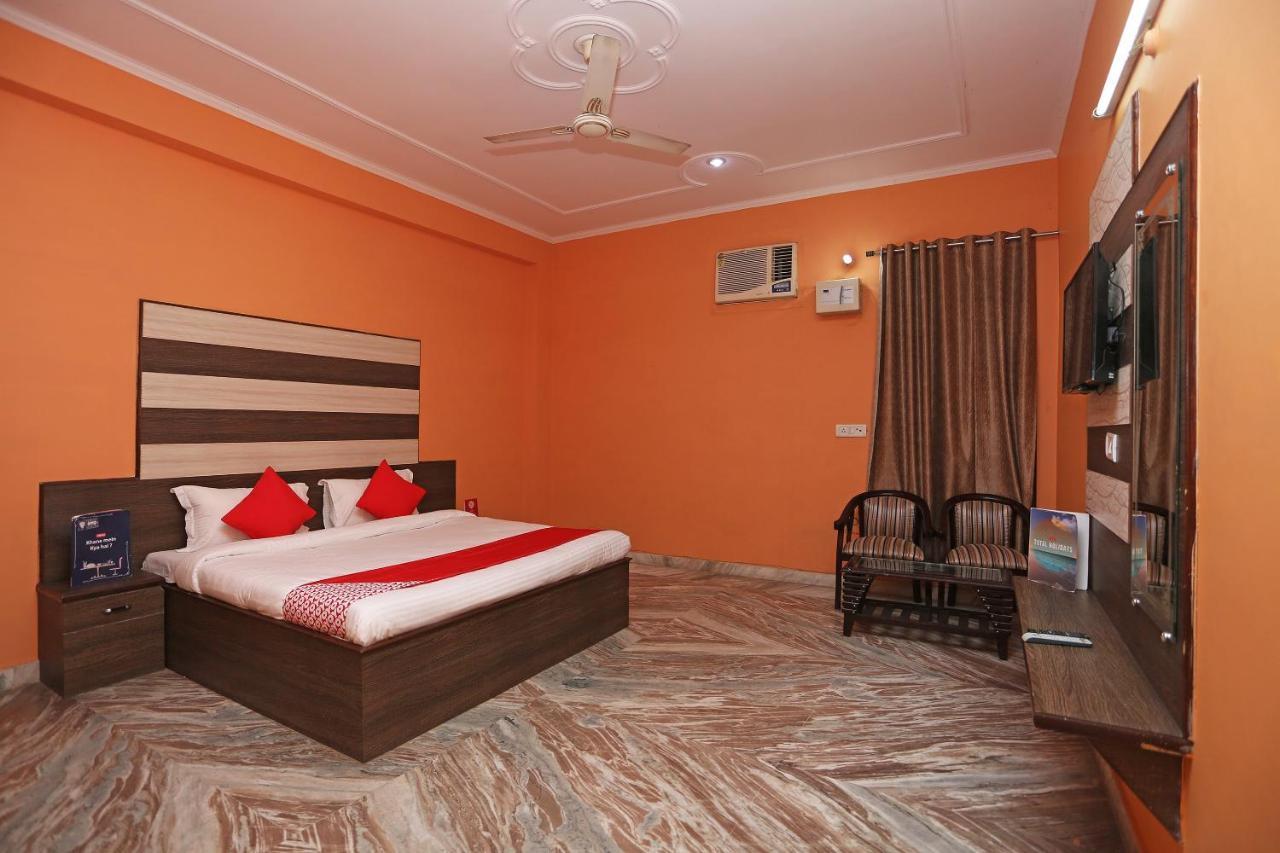 OYO 26823 Hotel Krishna Greens Mathura Buitenkant foto