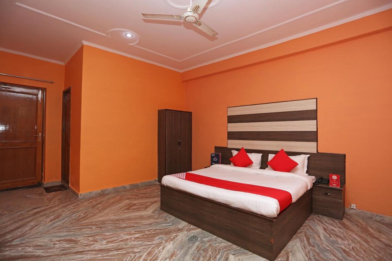 OYO 26823 Hotel Krishna Greens Mathura Buitenkant foto